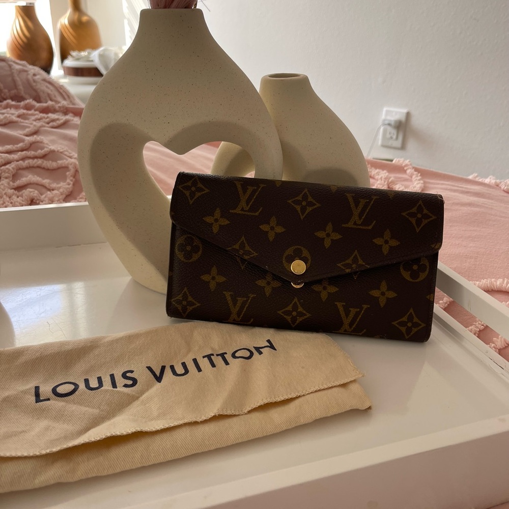 Louis Vuitton Brown Monogram Sarah Wallet